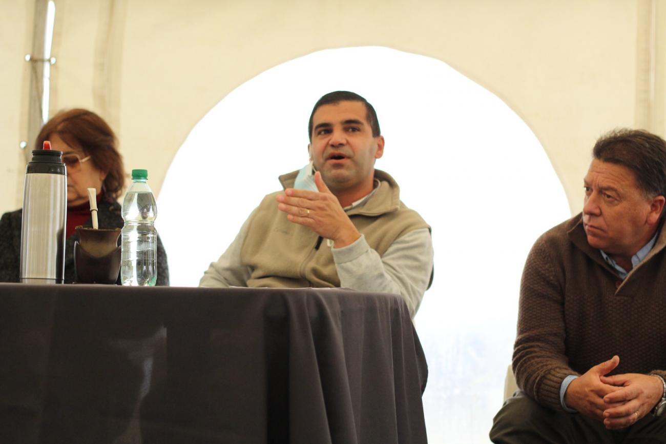 ALCALDES REUNIDOS EN EL CORDOBES ESTE MEDIODIA. Gobierno de Cerro Largo